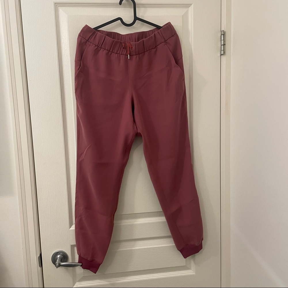Lululemon On The Fly Jogger